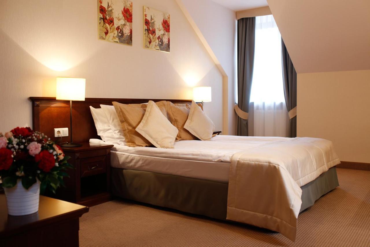צ'חנוביץ Hotel Nowodwory מראה חיצוני תמונה