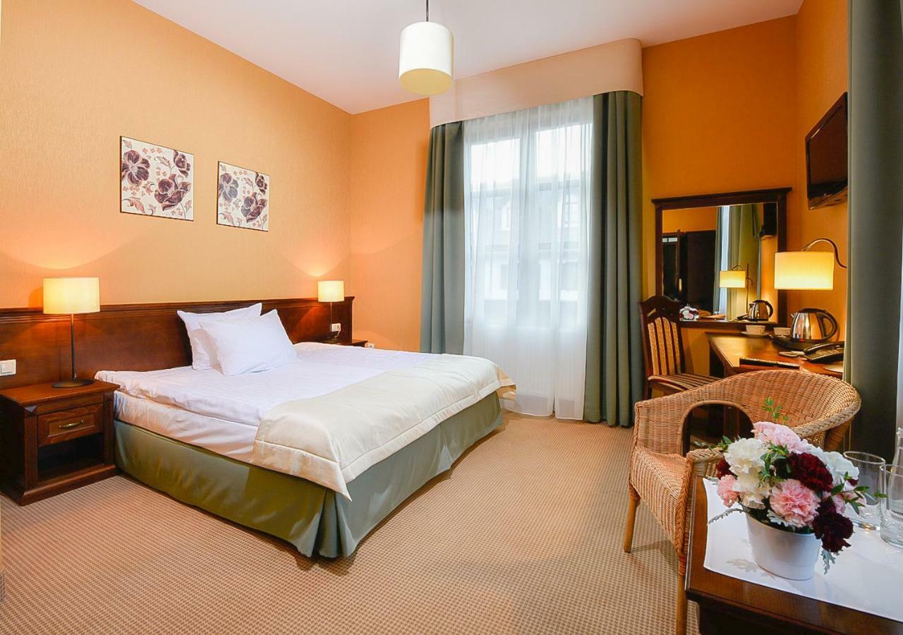 צ'חנוביץ Hotel Nowodwory מראה חיצוני תמונה
