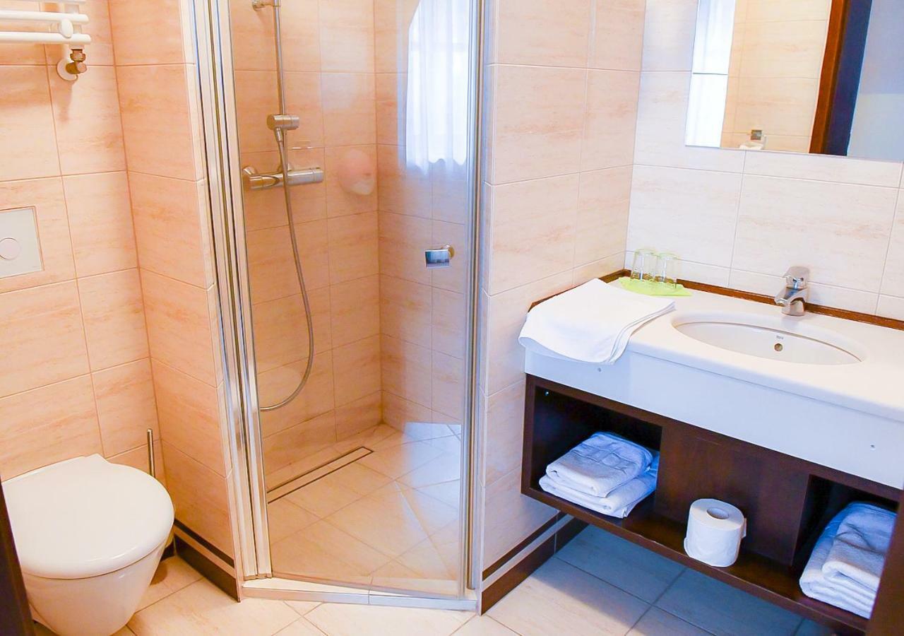 צ'חנוביץ Hotel Nowodwory מראה חיצוני תמונה