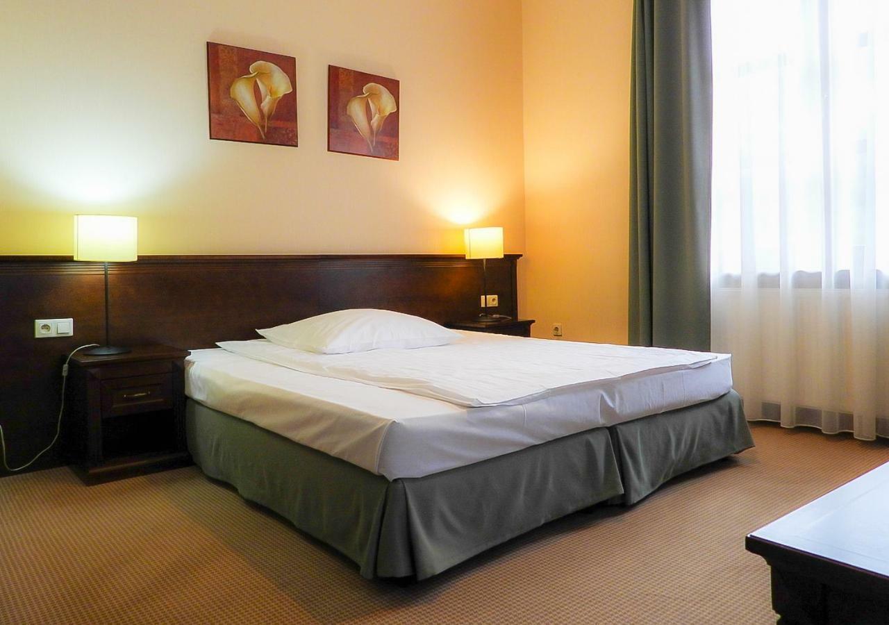 צ'חנוביץ Hotel Nowodwory מראה חיצוני תמונה