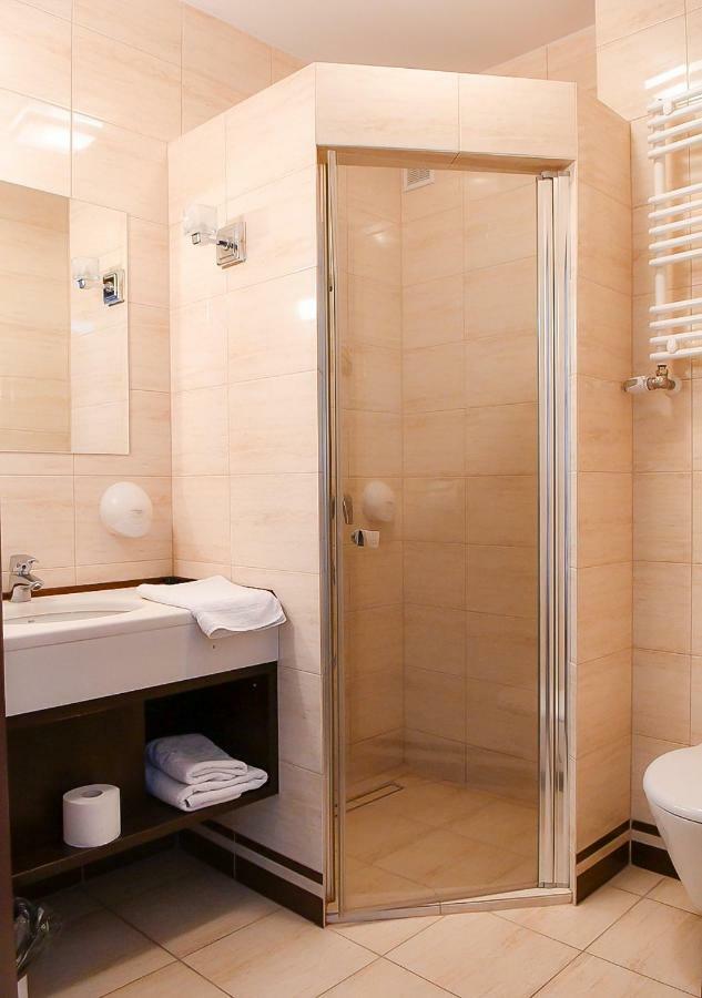צ'חנוביץ Hotel Nowodwory מראה חיצוני תמונה
