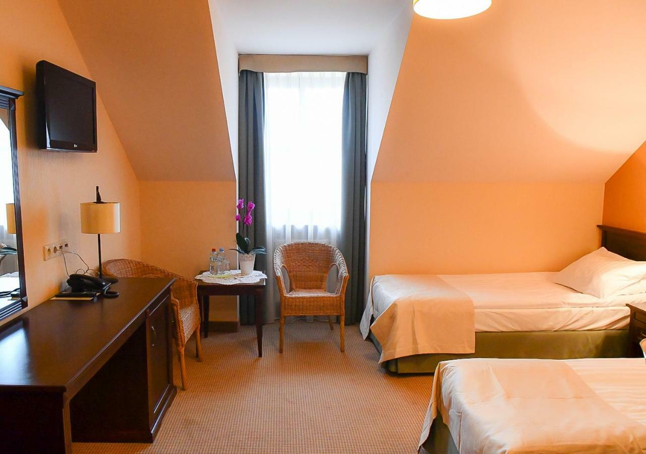 צ'חנוביץ Hotel Nowodwory מראה חיצוני תמונה
