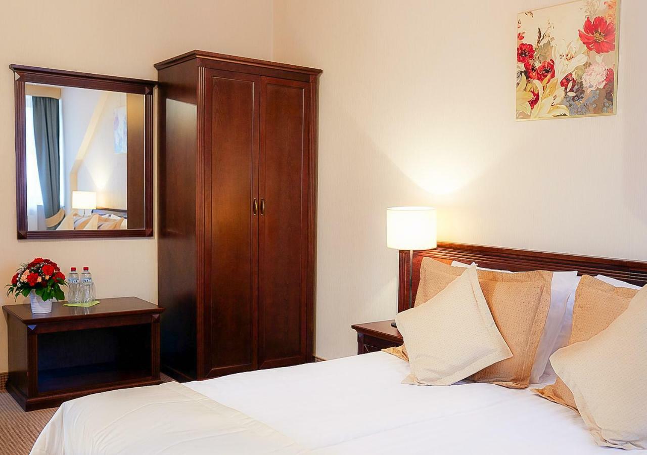 צ'חנוביץ Hotel Nowodwory מראה חיצוני תמונה