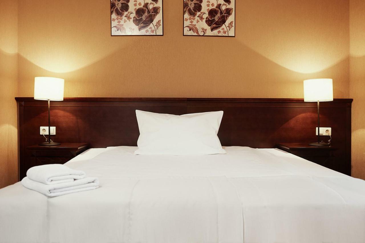 צ'חנוביץ Hotel Nowodwory מראה חיצוני תמונה