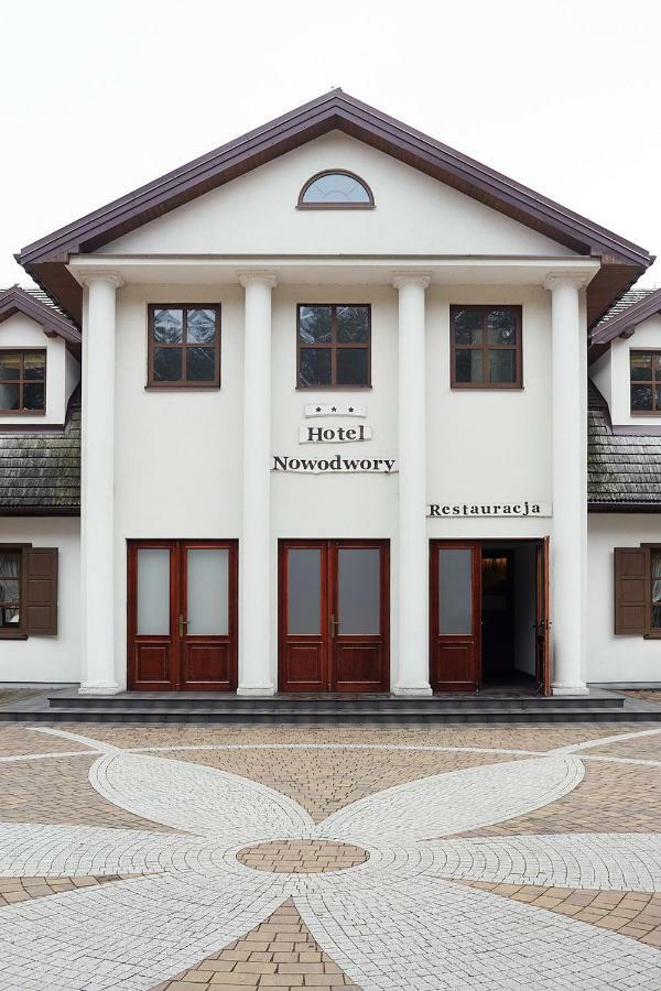 צ'חנוביץ Hotel Nowodwory מראה חיצוני תמונה