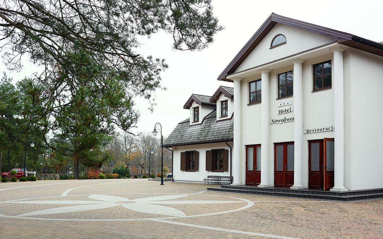 צ'חנוביץ Hotel Nowodwory מראה חיצוני תמונה