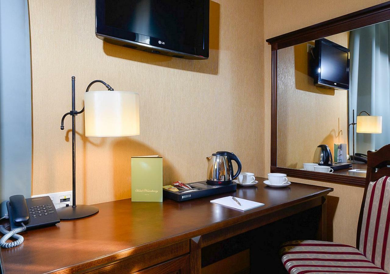 צ'חנוביץ Hotel Nowodwory מראה חיצוני תמונה